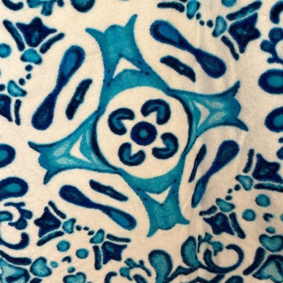 Blue and White Patterned Beach Towel - Picture 3 of 7